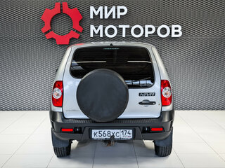 2018 Chevrolet Niva I Рестайлинг, серебристый, 725000 рублей, вид 5