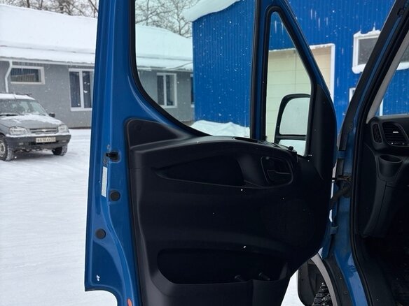 2017 Iveco Daily, синий, 2600000 рублей - вид 7