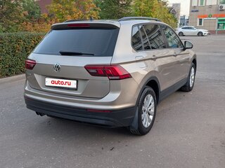 2017 Volkswagen Tiguan II, бежевый, 2060000 рублей, вид 4