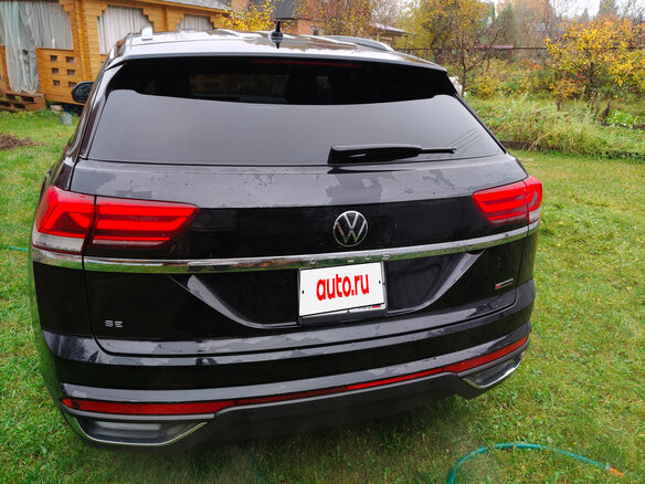 2022 Volkswagen Atlas Cross Sport I, чёрный, 3700000 рублей - вид 2