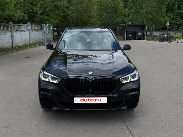 2021 BMW X5 40i IV (G05/G18), чёрный, 7600000 рублей - вид 2