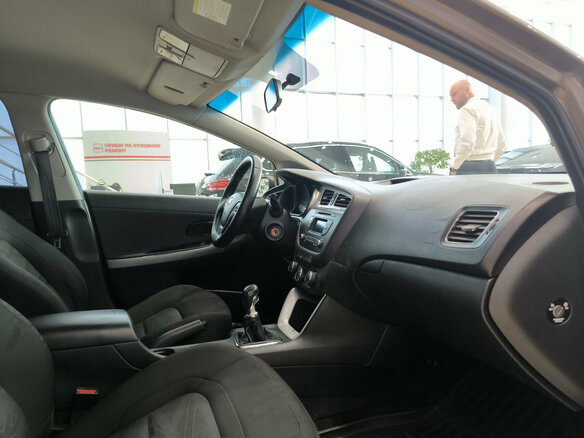 2013 Kia Ceed II, коричневый, 850000 рублей - вид 10