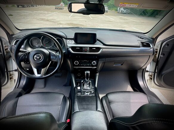 2015 Mazda 6 III (GJ) Рестайлинг, белый, 1400000 рублей - вид 12