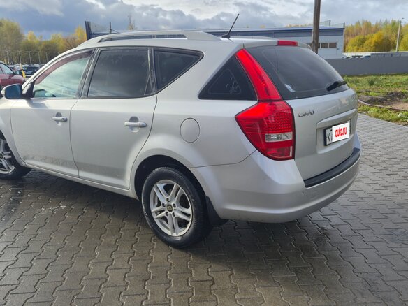 2010 Kia Ceed I Рестайлинг, серебристый, 750000 рублей - вид 2