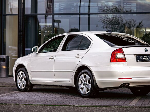 2012 Skoda Octavia II (A5) Рестайлинг, белый, 895000 рублей - вид 8