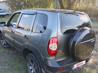 2018 Chevrolet Niva I Рестайлинг, серый, 700000 рублей, вид 3