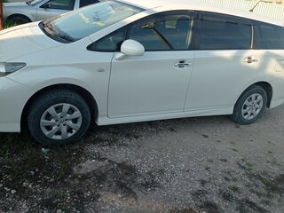 2011 Toyota Wish II, белый, 1400000 рублей, вид 1