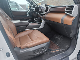 2022 Toyota Tundra Double Cab III, белый, 7800000 рублей, вид 4
