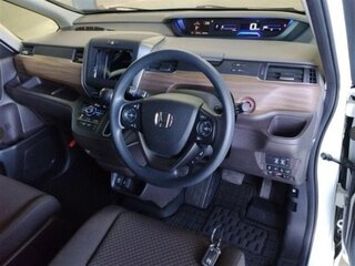 2021 Honda Freed II Рестайлинг, белый, 1600000 рублей, вид 2