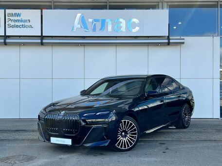 BMW 7 серии VII (G70)