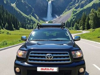 2011 Toyota Sequoia II, чёрный, 2500000 рублей, вид 1
