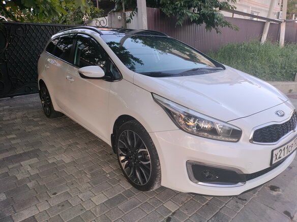 2016 Kia Ceed II Рестайлинг, белый, 1700000 рублей