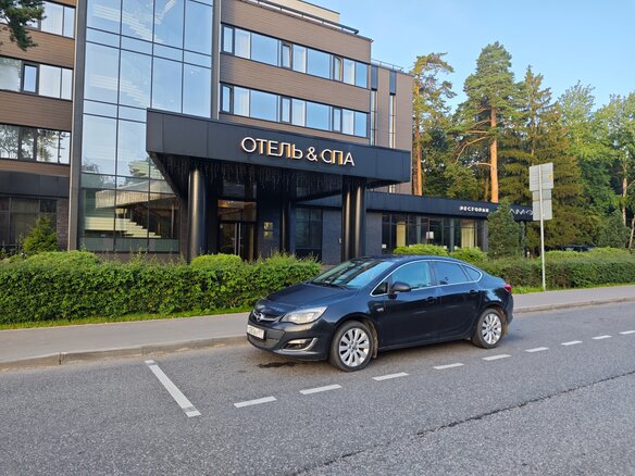 2013 Opel Astra J Рестайлинг, чёрный, 830000 рублей - вид 1
