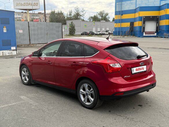 2012 Ford Focus III, красный, 750000 рублей - вид 4