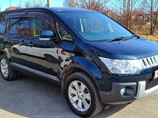 2009 Mitsubishi Delica D:5 I, зелёный, 1600000 рублей, вид 2