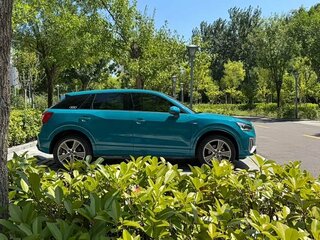 2022 Audi Q2 L 35 TFSI I Рестайлинг, голубой, 1510000 рублей, вид 4