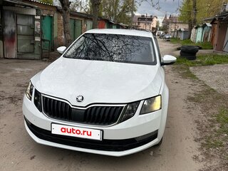 2018 Skoda Octavia III (A7) Рестайлинг, белый, 800000 рублей, вид 2