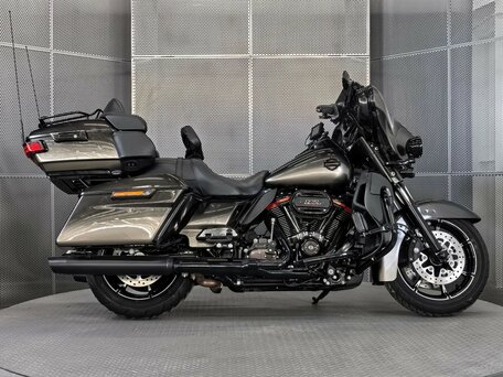 2018 Harley-Davidson Electra Glide, серый, 2229000 рублей, вид 1