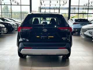 2025 Toyota RAV4 V (XA50), чёрный, 4170000 рублей, вид 5
