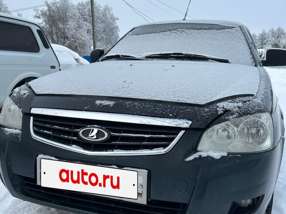 2013 Lada (ВАЗ) Priora I Рестайлинг, зелёный, 400000 рублей - вид 2
