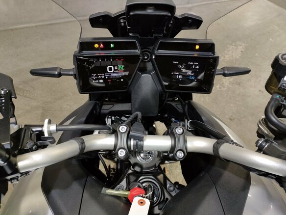 2021 Yamaha MT-09 Tracer (FJ-09), серый, 1219000 рублей - вид 12
