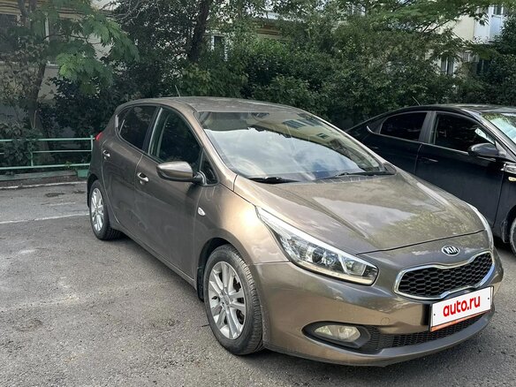 2015 Kia Ceed II, коричневый, 1050000 рублей - вид 2