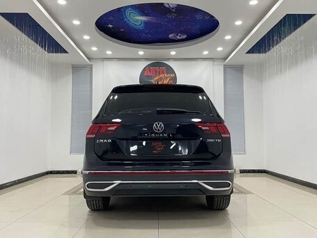 2023 Volkswagen Tiguan II Рестайлинг, чёрный, 2750000 рублей, вид 5