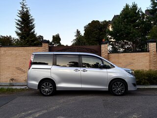 2018 Toyota Esquire I Рестайлинг, серебристый, 2550000 рублей, вид 4