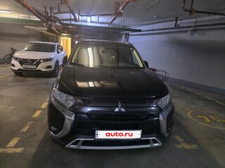 2022 Mitsubishi Outlander III Рестайлинг 3, чёрный, 2900000 рублей, вид 2
