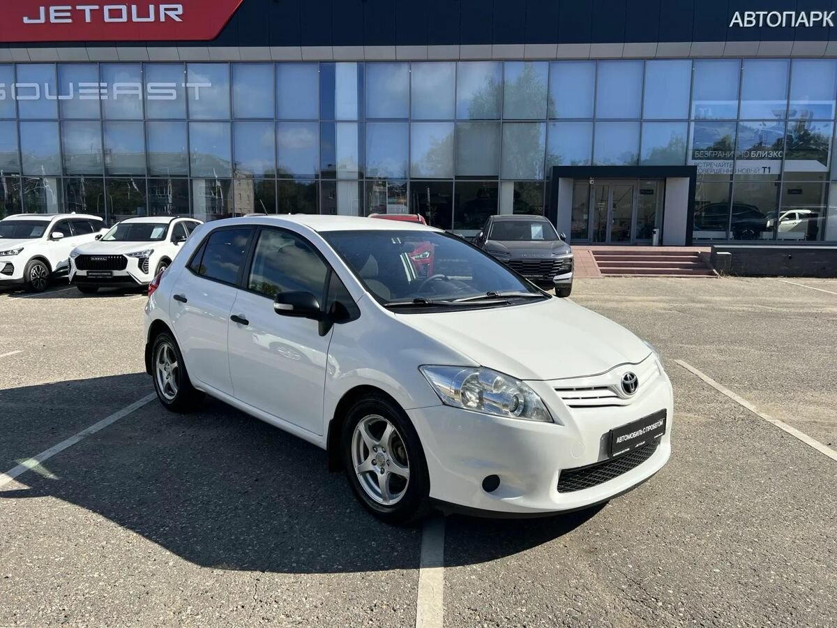 Открыть фотографии: Toyota Auris I Рестайлинг