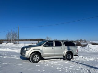 2013 Toyota Hilux VII Рестайлинг, серебристый, 1700000 рублей, вид 2