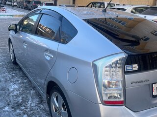 2010 Toyota Prius III (XW30), серебристый, 1190000 рублей, вид 4