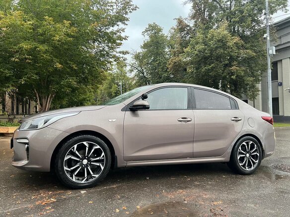 2018 Kia Rio IV, коричневый, 1550000 рублей - вид 10