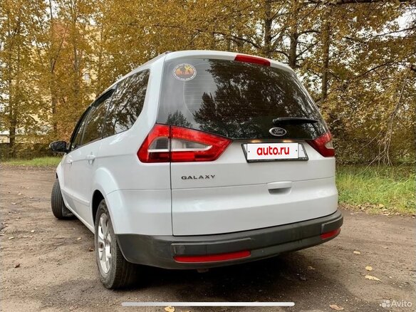 2011 Ford Galaxy II Рестайлинг, белый, 1000000 рублей - вид 8