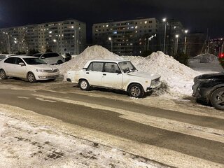 2004 Lada (ВАЗ) 2105, белый, 52000 рублей, вид 1