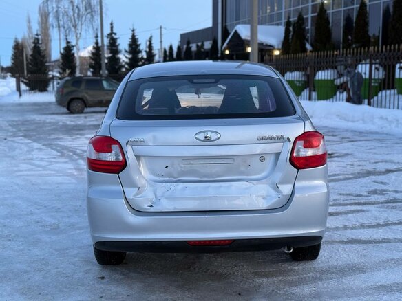 2015 Lada (ВАЗ) Granta I, серебристый, 310000 рублей - вид 4