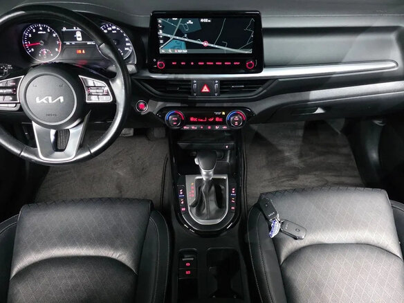 2021 Kia K3 II Рестайлинг, белый - вид 7
