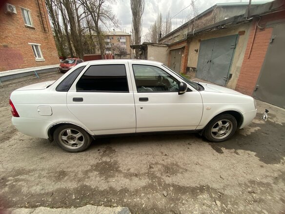 2009 Lada (ВАЗ) Priora I, белый, 230000 рублей - вид 3