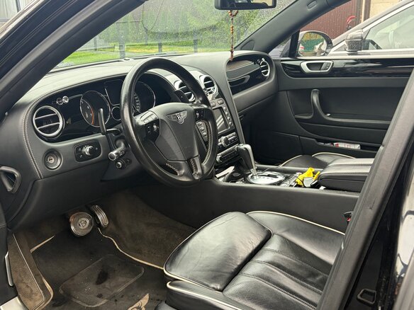 2011 Bentley Continental Flying Spur, чёрный, 2850000 рублей - вид 8