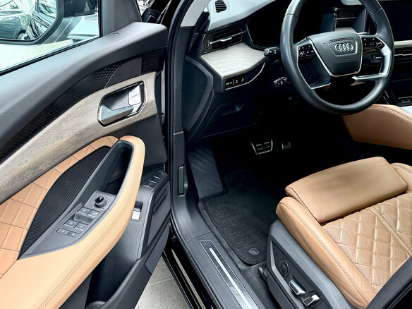 2023 Audi Q6 50 TFSI, чёрный, 6900000 рублей - вид 14