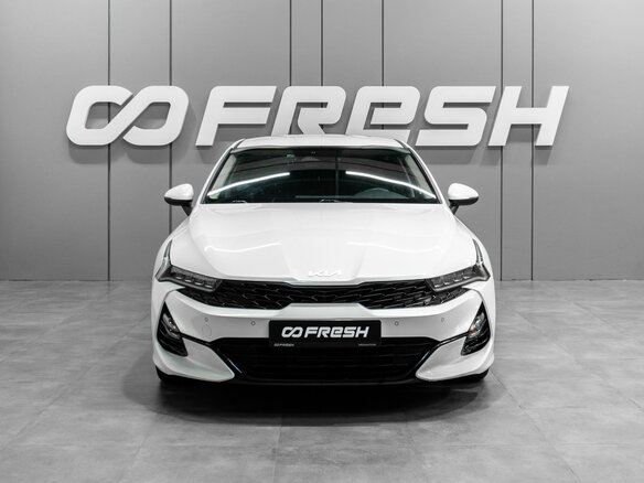 2021 Kia K5 III, белый, 2600000 рублей - вид 2