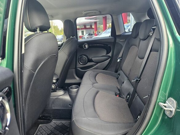 2019 Mini Hatch Cooper III (F55/F56) Рестайлинг, зелёный, 2050000 рублей - вид 11