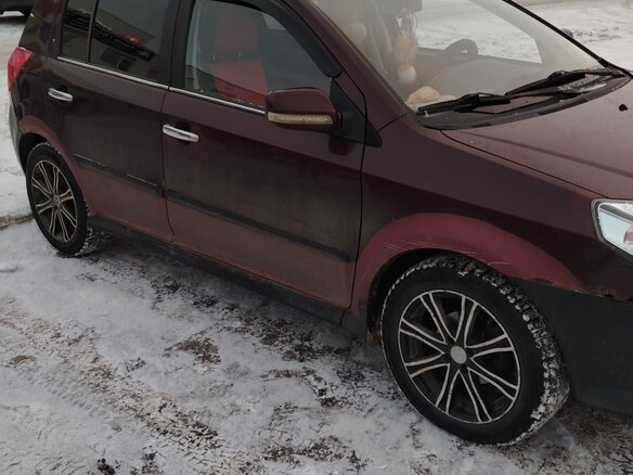 2013 Geely MK Cross I, пурпурный, 150000 рублей - вид 3
