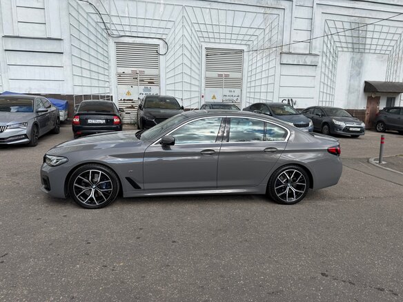 2021 BMW 5 серии 530i VII (G30/G31/G38) Рестайлинг, серый - вид 5