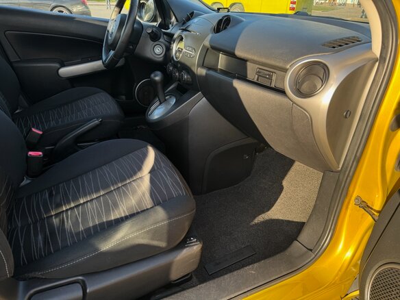2008 Mazda 2 II (DE), жёлтый, 650000 рублей - вид 5