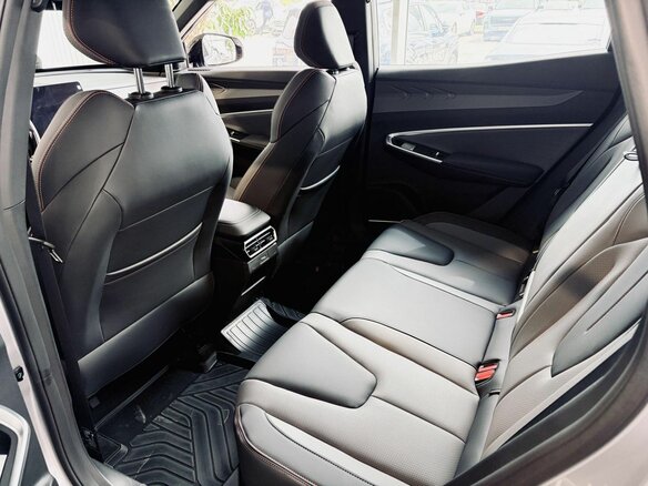 2026 Geely Cityray, серебристый, 3384990 рублей - вид 13