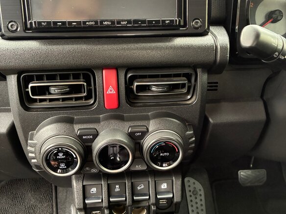 2021 Suzuki Jimny Sierra IV, серый, 2390000 рублей - вид 9