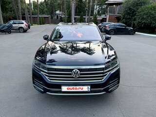 2020 Volkswagen Touareg III, чёрный, 4650000 рублей, вид 2
