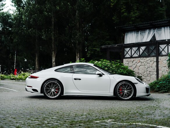2016 Porsche 911 Carrera 4S VII (991) Рестайлинг, белый, 8049000 рублей - вид 12