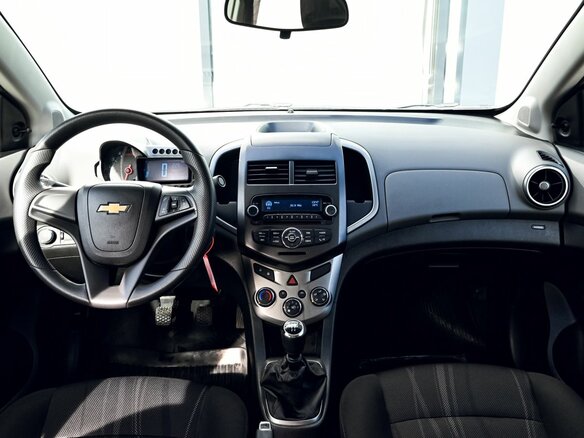 2015 Chevrolet Aveo II, белый, 789000 рублей - вид 16